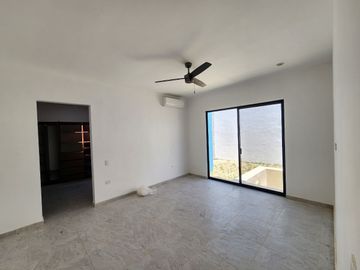 Casa de 1 planta con páneles solares Cholul en privada