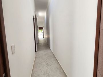 Casa de 1 planta con páneles solares Cholul en privada