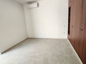 Casa de 1 planta con páneles solares Cholul en privada