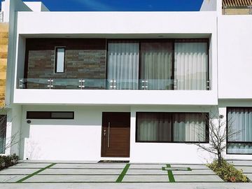 Casa en Venta en el Fraccionamiento Zibatá, Qro.