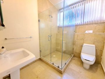 !Aproveche¡TABACHINES HERMOSA CASA CON VEGETACION EXUBERANTE