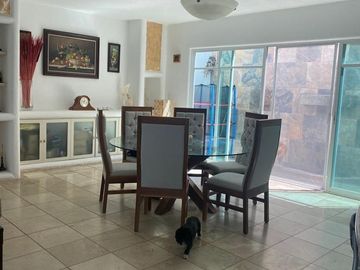 CASA EN VENTA EN FRACCIONAMIENTO LOMAS TETELA CUERNAVACA, MORELOS