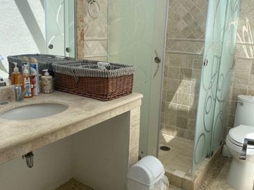 CASA EN VENTA EN FRACCIONAMIENTO LOMAS TETELA CUERNAVACA, MORELOS