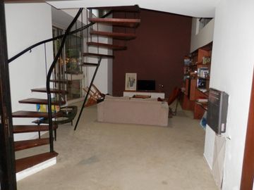 Duplex 6 amb/con dep./balcón terraza/parrilla y pileta.