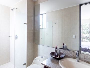 apartamento en venta en la colina campestre. Cod V261077