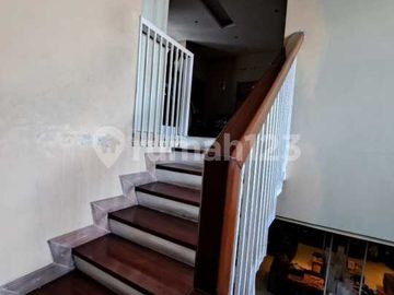 Dijual Cepat Rumah 2 Lantai Bagus, Harga Dibawah Pasar, Semi Furnish di Nusaloka BSD City