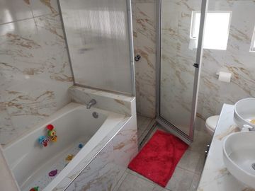 SE VENDE CASA EN FRACC CON ALBERCA EN CUAUTLANCINGO