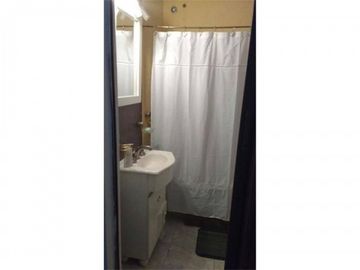 OPORTUNIDAD!! CHALET TODO A NUEVO!! 5 AMB.C/JARDIN A MTS DE COLECTORA E/ SANTA ROSA Y BARCALA