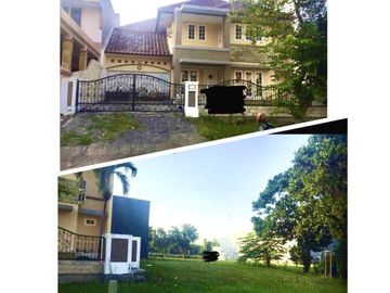 Rumah di pakuwon city cluster villa riviera , surabaya