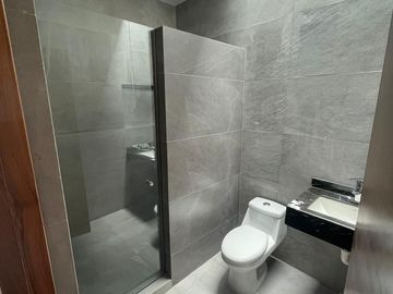 Hermosa y moderna casa por el Tec de Monterrey en privada residenci