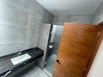 Hermosa y moderna casa por el Tec de Monterrey en privada residenci