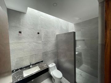 Hermosa y moderna casa por el Tec de Monterrey en privada residenci