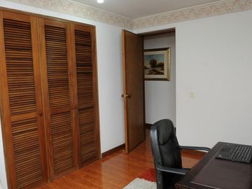 apartamento en venta en colina campestre reservado. Cod V1051095