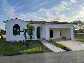 CASA 3 RECAMARAS HACIENDA PACIFICA