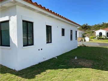 CASA 3 RECAMARAS HACIENDA PACIFICA