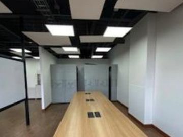 oficina en arriendo en santa barbara central - edificio 127 business. Cod A700758