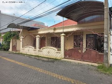 Rumah Ploso Timur STRATEGIS ROW 2.5 mobil, carport 2