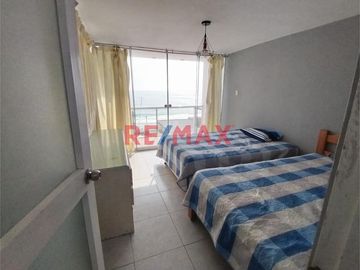 TU CASA DE PLAYA SOÑADA TE ESPERA!

 SEGUNDA FILA, VISTA AL MAR Y A PISCINA 

🌴 Ubicación: Playa Pulpos

🛏 10 habitaciones | 🚿 9 baños | 🏊 Pisci