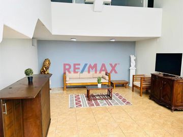 TU CASA DE PLAYA SOÑADA TE ESPERA!

 SEGUNDA FILA, VISTA AL MAR Y A PISCINA 

🌴 Ubicación: Playa Pulpos

🛏 10 habitaciones | 🚿 9 baños | 🏊 Pisci