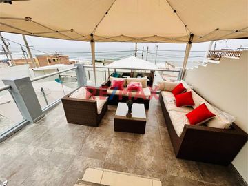TU CASA DE PLAYA SOÑADA TE ESPERA!

 SEGUNDA FILA, VISTA AL MAR Y A PISCINA 

🌴 Ubicación: Playa Pulpos

🛏 10 habitaciones | 🚿 9 baños | 🏊 Pisci