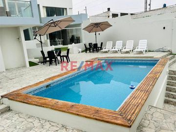 TU CASA DE PLAYA SOÑADA TE ESPERA!

 SEGUNDA FILA, VISTA AL MAR Y A PISCINA 

🌴 Ubicación: Playa Pulpos

🛏 10 habitaciones | 🚿 9 baños | 🏊 Pisci