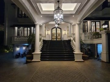 DIJUAL RUMAH MEWAH dgn S.POOL at Jl KEMANG UTARA, JAKSEL