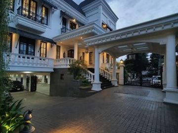 DIJUAL RUMAH MEWAH dgn S.POOL at Jl KEMANG UTARA, JAKSEL
