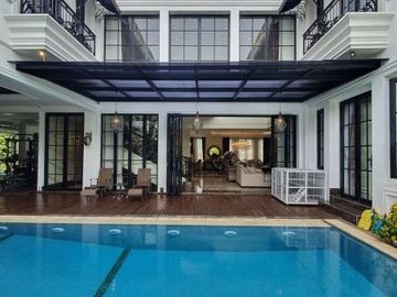DIJUAL RUMAH MEWAH dgn S.POOL at Jl KEMANG UTARA, JAKSEL