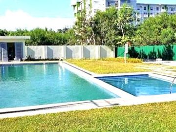 PRE-OWNED STUDIO-TYPE CONDO UNIT IN AMAIA STEPS BICUTAN NEAR SM CITY BICUTAN - SLEX - WEST SERVICE ROAD