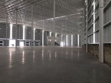 EXCELENTE INVERSIÓN. Bodega Rentada en Condominio Industrial. Bien Comunicada.