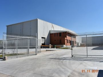 EXCELENTE INVERSIÓN. Bodega Rentada en Condominio Industrial. Bien Comunicada.