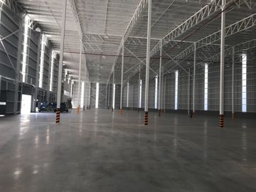 EXCELENTE INVERSIÓN. Bodega Rentada en Condominio Industrial. Bien Comunicada.