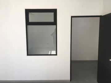 EXCELENTE INVERSIÓN. Bodega Rentada en Condominio Industrial. Bien Comunicada.
