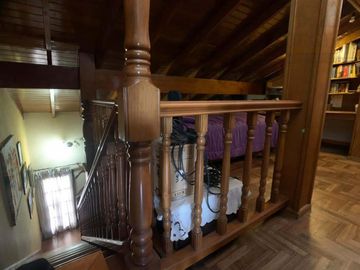 Chalet de categoría constructiva a 200 m. de Av. H. Yrigoyen