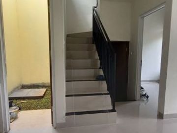 Rumah 2 lantai strategis di jalan Abdul Gani, harga terjangkau