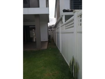VENDO HERMOSA CASA EN PASEO DEL NORTE PH OLYMPUS