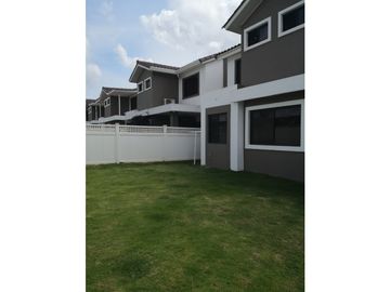 VENDO HERMOSA CASA EN PASEO DEL NORTE PH OLYMPUS