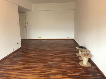 DEPARTAMENTO EN VICENTE LOPEZ 3 AMBIENTES CON COCHERA