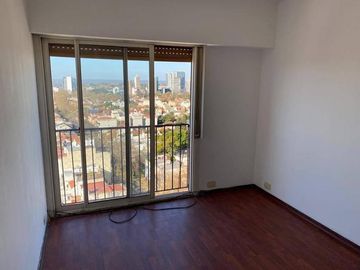 DEPARTAMENTO EN VICENTE LOPEZ 3 AMBIENTES CON COCHERA