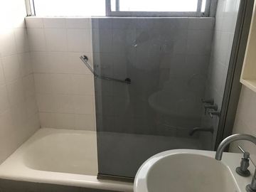 DEPARTAMENTO EN VICENTE LOPEZ 3 AMBIENTES CON COCHERA