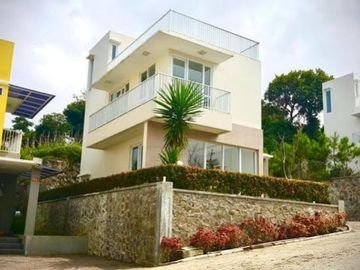 Villa minimalis view fantastis di cisarua bandung barat