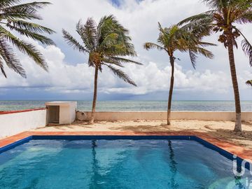 VENTA CASA BEACH FRONT - PUERTO MORELOS