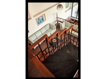 CASA EN VENTA A ORILLA DEL LAGO 