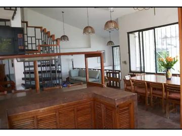 CASA EN VENTA A ORILLA DEL LAGO 