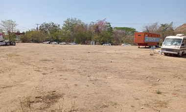 Terreno de 20,000 m2 sobre carretera principal cerca de la zona diamante en Acap