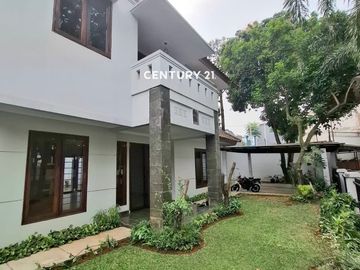 Disewakan Rumah Mewah Asri Ada Swimming Pool Di Puri Bintaro