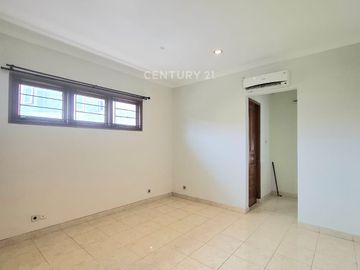 Disewakan Rumah Mewah Asri Ada Swimming Pool Di Puri Bintaro