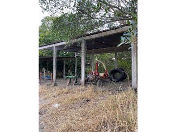 HERMOSO RANCHO EN LOS GAVILANES