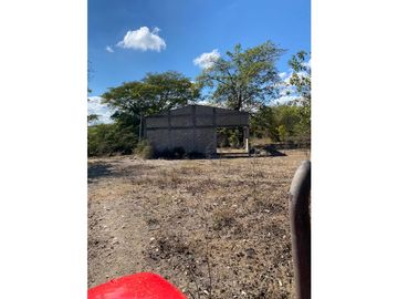 HERMOSO RANCHO EN LOS GAVILANES