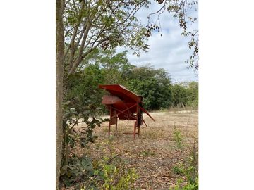 HERMOSO RANCHO EN LOS GAVILANES